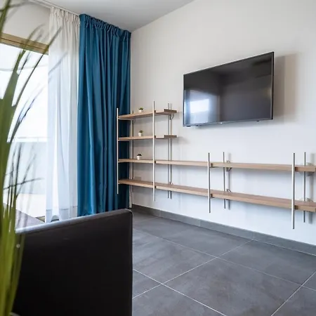 Rentalmar Blue & Pool Apartment *