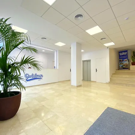 Appartamento Rentalmar Blue & Pool *